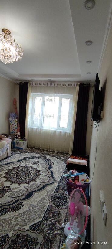 квартиры в балыкчы: Продается благоустроенная 1комнатная квартира солнечная сторона .На
