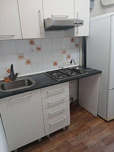 квартиры 6 микрорайон: 3 комнаты, 58 м², 2 этаж — 6