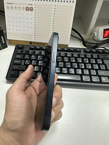 phone 13: IPhone 13, Б/у, 128 ГБ, Черный, Защитное стекло, 86 % — 2