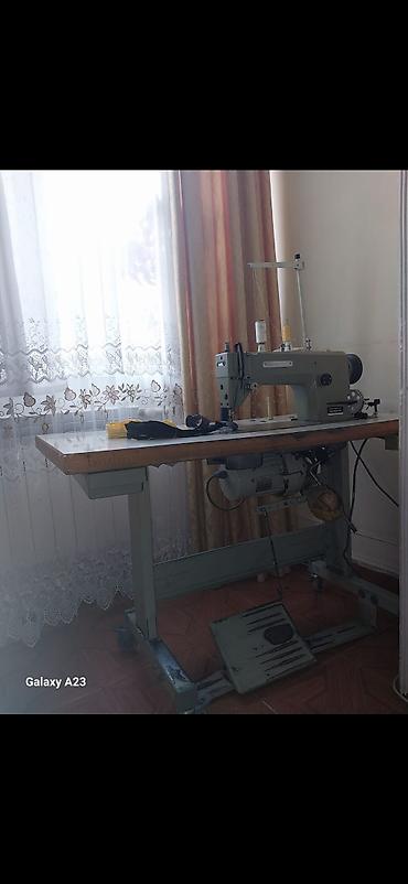 məişət avadanlıqları: Sənaye tikiş avadanlıqları paketi - Düz tikiş maşını: Masa və pedalla — 1
