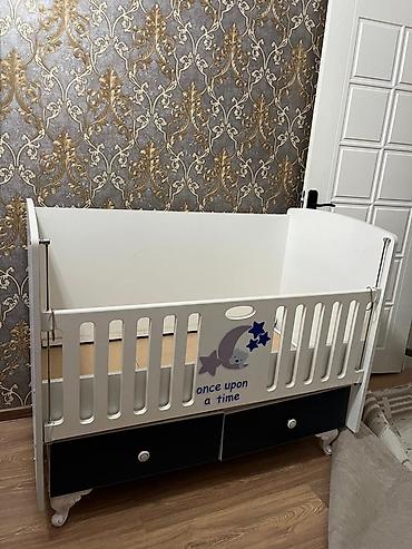 Beşiklər: Oğlan və qız üçün, İşlənmiş, Dördbucaq, Beşik, Dəstsiz, Matras ilə, Yellənmə mexanizmsiz — 2