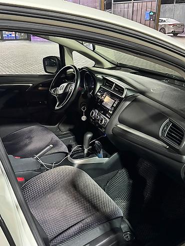 мухабойка на фит: Honda Fit: 2017 г., Вариатор, Бензин, Хэтчбэк — 7