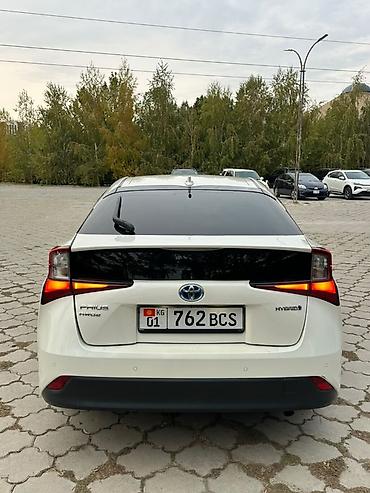 тоето приус: Toyota Prius: 2019 г., 1.8 л, Вариатор, Гибрид, Хэтчбэк — 2