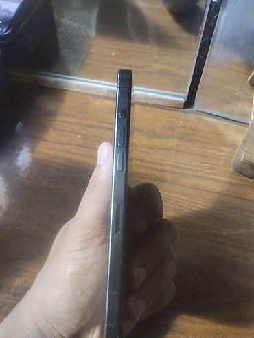 Apple iPhone: IPhone 15 Pro Max, Б/у, 256 ГБ, Графит, Зарядное устройство — 4