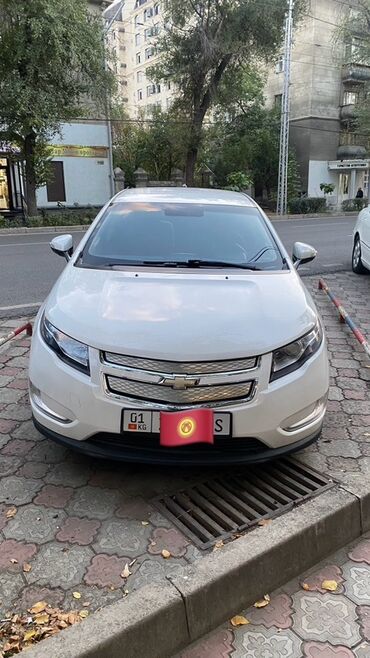 авто элек: Chevrolet Volt: 2013 г., 1.4 л, Гибрид, Седан