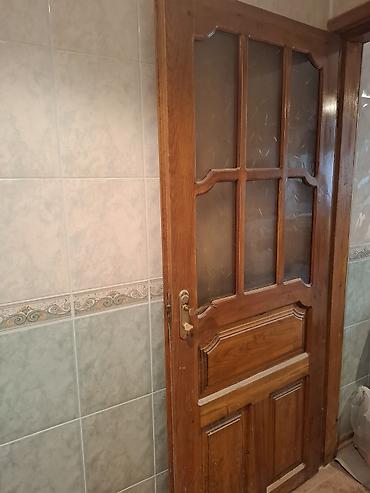 Taxta şüşəli otaq qapısı - Material: təbii ağac (klassik naxışlı