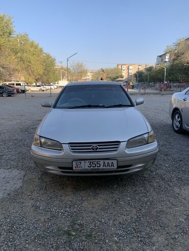 срочно продам авто в связи с переездом: Toyota Camry: 1998 г., 2.2 л, Автомат, Бензин, Седан