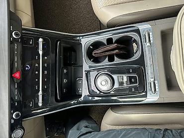 Kia: Kia Carnival: 2022 г., Минивэн — 14