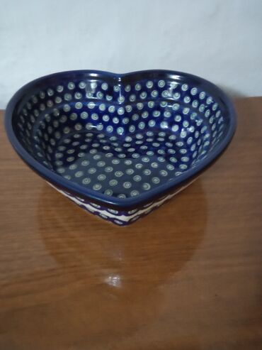 бу тарелка: Конфетница керамическа в форме сердца
(тарелка)