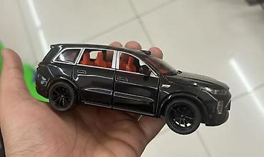 Oyuncaq nəqliyyat: Qara rəngli metal oyuncaq sedan model maşın - Material: metal gövdə — 3