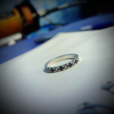 26 объявлений | lalafo.kg: Серебряное кольцо 925° с чёрно белыми камнями Изготавливаем на заказ