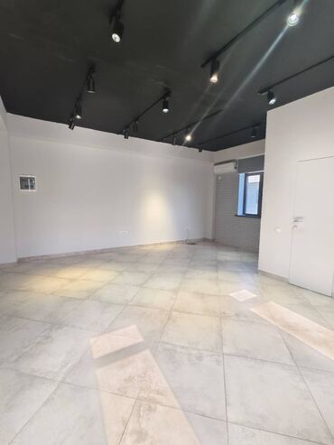 офисное помещение ош: Сатам Офистик 33 кв. м, Ремонту бар, Көп кабаттуу имарат, 3 кабат