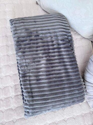 Ćebad i pokrivači: Pliš na lalafo.rs — 1 Ćebad i pokrivači: Pliš — 1