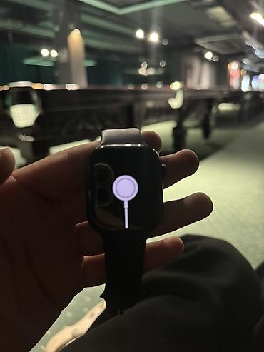 Apple Watch: Смарт‑часы Apple Watch 11 корпус темный, ремешок черный спортивный. - — 1