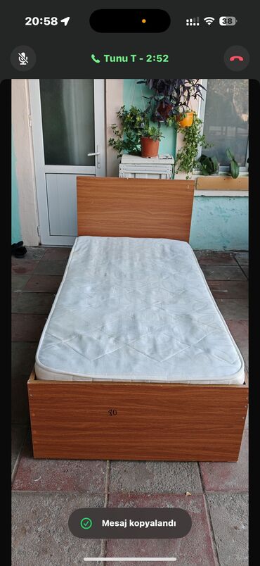 embawood tek carpayilar: Односпальная кровать