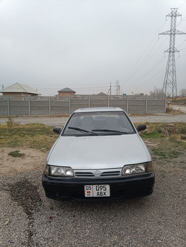 ауди а читири: Nissan Primera: 1991 г., Седан