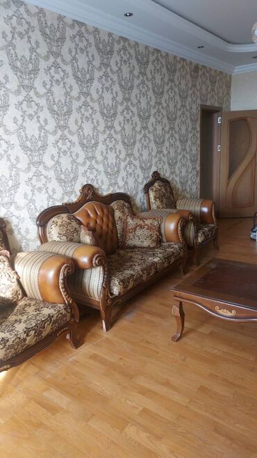 Uzunmüddətli kirayə mənzillər: Qaraev metrosuna yaxin yerləşən ümumi sahəsi 130 kv,m olan,3 otaqlı -da lalafo.az — 5 Uzunmüddətli kirayə mənzillər: Qaraev metrosuna yaxin yerləşən ümumi sahəsi 130 kv,m olan,3 otaqlı — 5