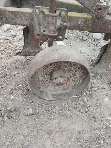 sutular: Kotan 3 korpuz ruz kotandı işlək di