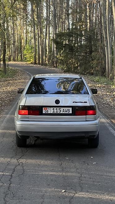 вакумный очиститель: Volkswagen Vento: 1993 г., 1.8 л, Механика, Бензин, Седан — 2