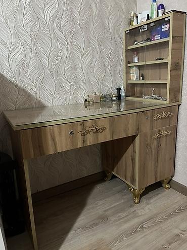 suseli skaf: Düz masa, Stulsuz, Polkalı, Siyirməli, Teksturalı laminat — 3