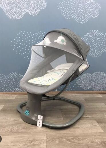 uwaq ucun manej: Для девочки и мальчика, Колыбель, Без бортиков, С матрасом, С механизмом качания