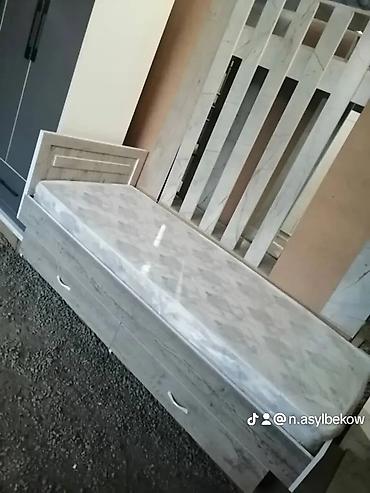 Односпальные кровати: Односпальная кровать, Новый, С ящиком для хранения, длина - 190 см — 25