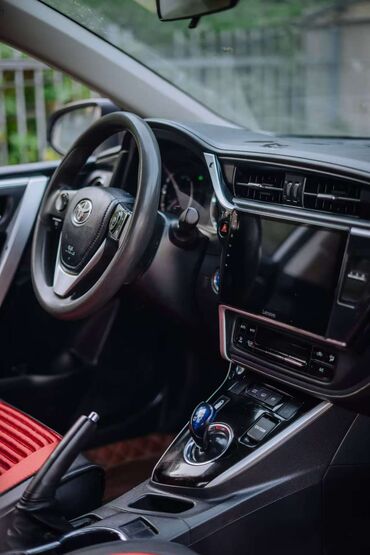 Toyota: Toyota Corolla: 2019 г., 1.8 л, Механика, Гибрид, Минивэн — 7