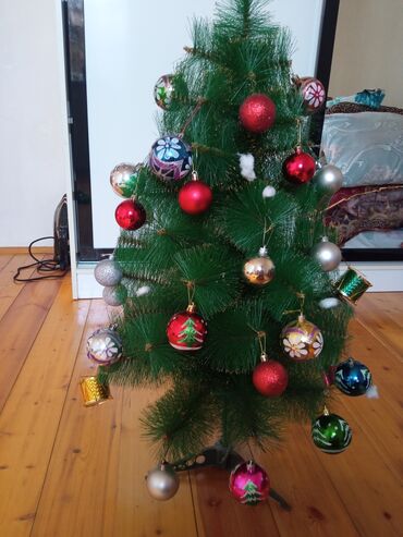 Yeni il ağacları: Yolkanın hundurluyu. 95 sm üstünde iqruşkalarla birlikdə bele — 7