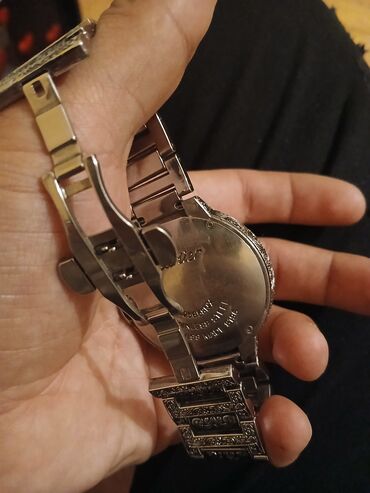elektron saat: İşlənmiş, Qol saatı, Cartier, rəng - Gümüşü