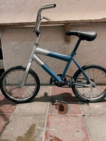 Manejlər: 16lıq velo təcili satılır