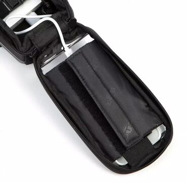 Dodaci za bicikl: Torbica za bicikli sa dodatkom za slušalice Imam u crno sivoj i crno na lalafo.rs — 6 Dodaci za bicikl: Torbica za bicikli sa dodatkom za slušalice Imam u crno sivoj i crno — 6