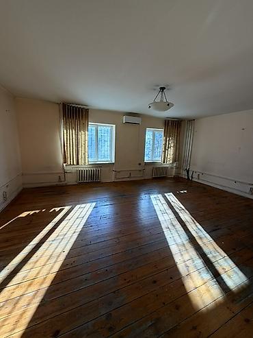 Аренда другой коммерческой недвижимости: Сдаю в аренду два дома под бизнес: 850 м2 и 150 м2, двухэтажный — 7