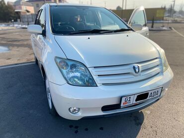 Toyota: Toyota ist: 2004 г., 1.3 л, Автомат, Бензин, Хэтчбэк