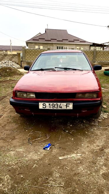 Mitsubishi: Mitsubishi Lancer: 1991 г., 1.5 л, Механика, Бензин, Седан