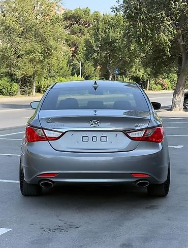 Hyundai: Hyundai Sonata: 2 l | 2011 il Sedan — 2