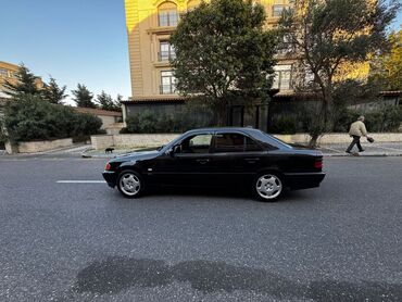 Qazanlar: Mercedes Benz satilir 1998 il 1.8 mator avtomat, yanacagi benzin