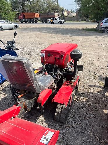 Другие тракторы: Мини трактор, гусеничный, дизель Мини экскаватор, гусеничный дизель 36 — 6