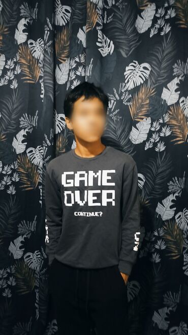 вещи для женщин: 🕹 Свитер с принтом "GAME OVER — CONTINUE?" 📌 Размер: M-L (подойдёт