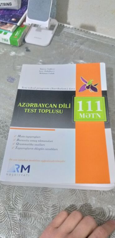 azerbaycan dili metn toplusu pdf: Çox ətraflı kitabdır, mətnləri çətin olsada, çəkinmədən işləməy