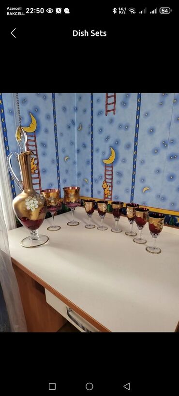 буквы кока кола: Qızılı-bordo rəng palitrasında dekorativ şüşə dəst. Dəst tərkibi