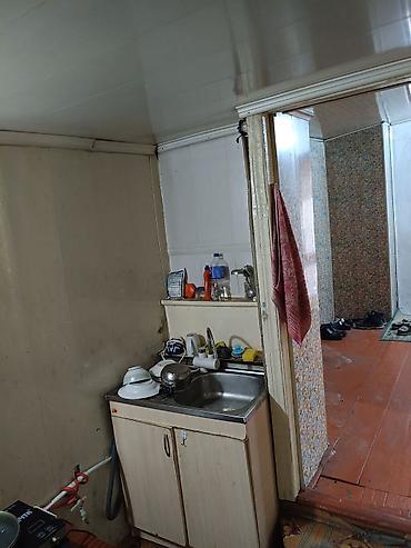Продажа коттеджей и домов: Дом с хозяйственным двором - Планировка: прихожая, кухня — 2