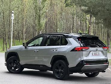 авто бесплатно: Toyota RAV4: 2020 г., 2.5 л, Автомат, Гибрид, Внедорожник — 2