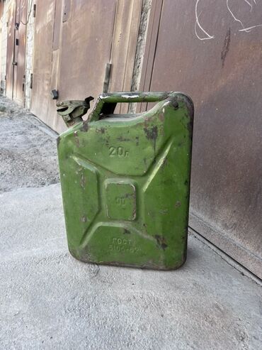 купить газ баллон в бишкеке: Продаю советские канистры по 20 литров, в наличии 5 штук. Состояние