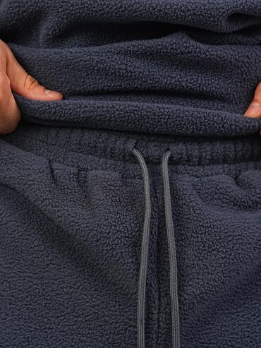 Спортивные костюмы: Мужской спортивный костюм, однотонный черный. + - Комплект: свитшот — 15