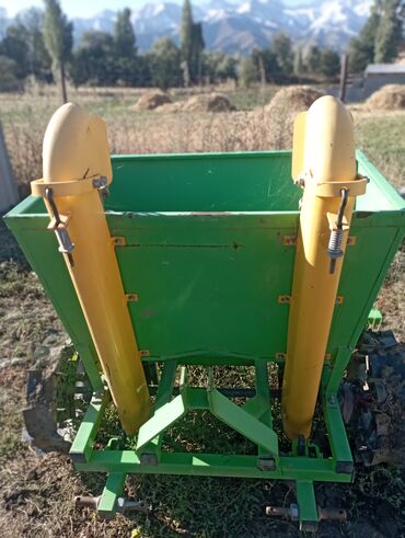 двух мостовой тягач: Картофелесажалка навесная двухрядная - Тип: навесное оборудование для