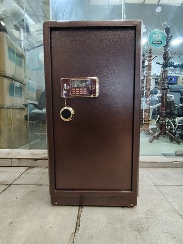 тестомес на 50 кг: Hundurluk 110 Eni 55 Derinlik 50 Seyf acar və kodilə işləyir