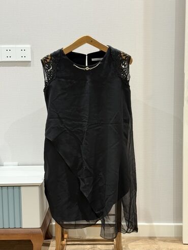 Dəstlər, kostyumlar: Heresi bir iki defe geyilib, S/M, M/L olchulerdir. Qitmeti 30-50 — 8