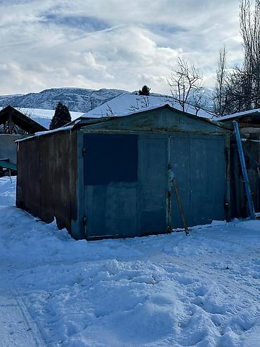 Продаю гараж: Срочно продаю!!!Металлический гараж с двускатной крышей, подходящий — 1