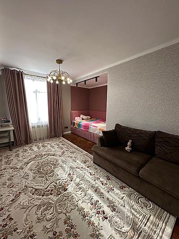 Продажа коттеджей и домов: Предлагается к продаже двухэтажный дом, расположенный в ж/м Ынтымак — 11