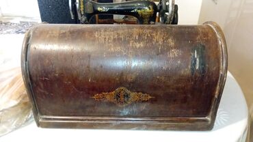 Qədim tikiş maşınları: Antik tikiş maşını – əl ilə fırladılan model - Korpus: Dəmir gövdə — 6